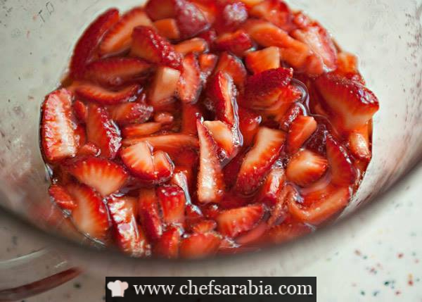 آيس كريم الفراولة