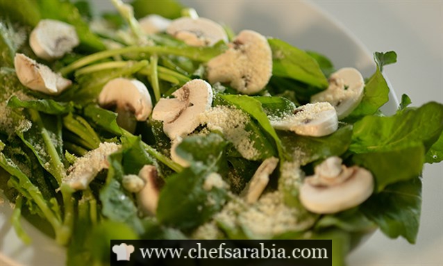 سلطة الفطر الطازج